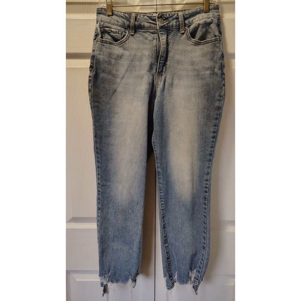 Time and Tru Frayed High-Low Hem Ankle Jeans Size 4 Regular